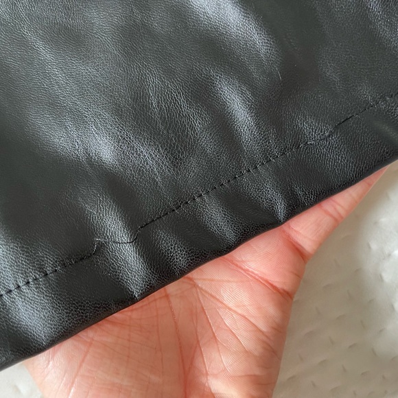 🤍Faux leather biker skirt from Pretty Little Thing - Picture 5 of 6